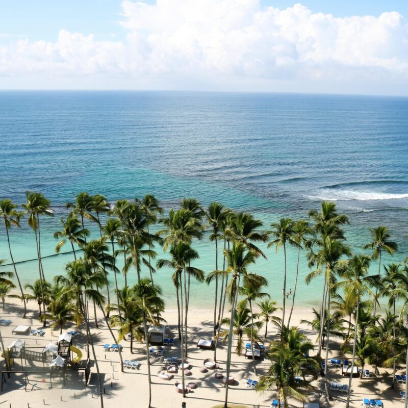 Enjoying jamaican beaches during a honeymoon in Jamaica